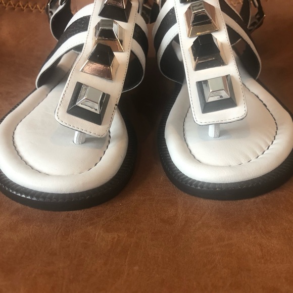 Makris for The Shoe Box Sandals - Picture 3 of 6